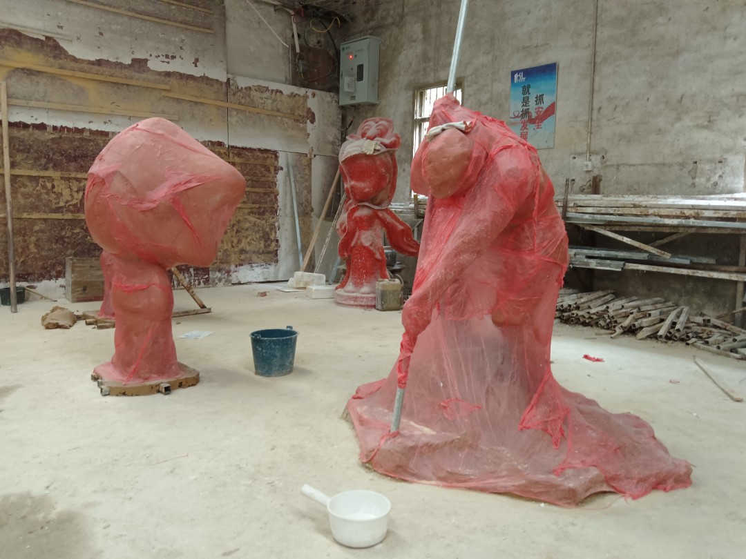 玻璃钢雕塑工厂，贵阳雕塑公司，贵州玻璃钢卡通雕塑工厂，贵阳不锈钢雕塑，贵阳景观雕塑公司