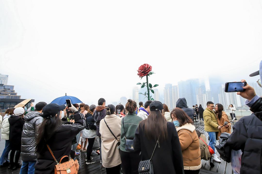 贵阳美陈公司，大型玫瑰花，主题美陈，玫瑰花雕塑